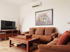 4 bedrooms - Housekeeping BBQ Pool 4 TVs Garden Oceanview Villa Casa Sol Azul (Tempate)