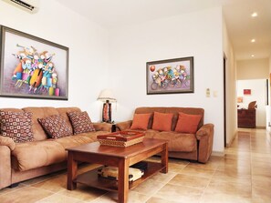 House - Housekeeping BBQ Pool 4 TVs Garden Oceanview Villa Casa Sol Azul (Tempate)