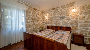 3 chambres, fer et planche à repasser, Wi-Fi gratuit, draps fournis