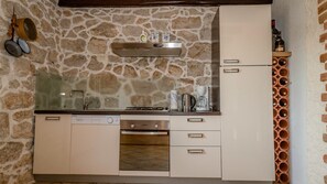 Fridge, microwave, oven, dishwasher - Holiday Home Vintage by Villas Guide (Rab)