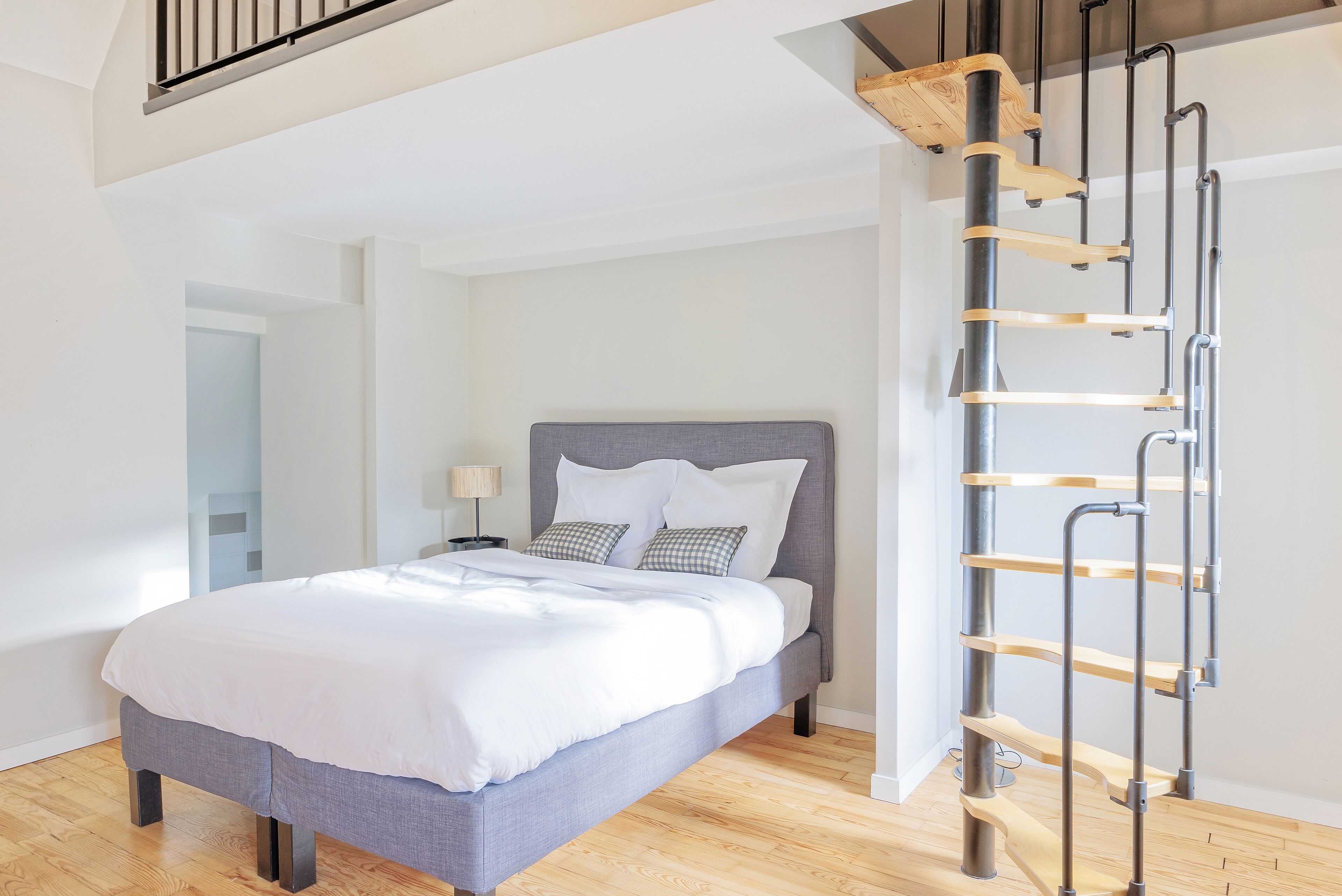 8 dormitorios, tabla de planchar con plancha, wifi y ropa de cama