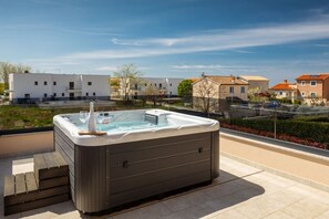 Idromassaggio all'aperto