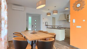 Dining - Villa Gardenia by Villas Guide (Jakovici)