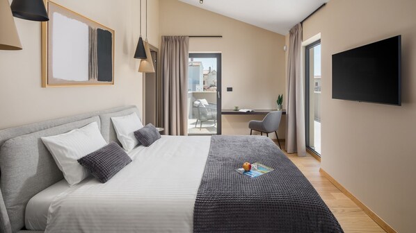 3 chambres, fer et planche à repasser, accès au Wi-Fi (inclus)