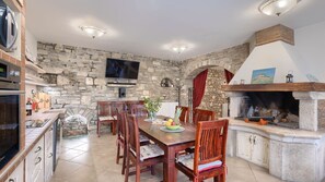 Dining - Villa Pietro by Villas Guide (Motovun)