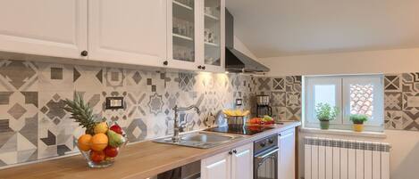 Fridge, microwave, oven, dishwasher