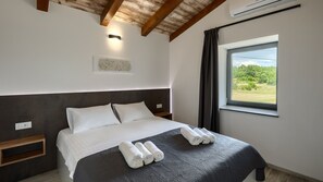 2 bedrooms, iron/ironing board, free WiFi, bed sheets - Villa Ana by Villas Guide (Brecevici)