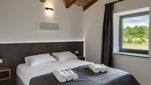 2 slaapkamers, een strijkplank/strijkijzer, gratis wifi, beddengoed