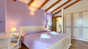 4 Schlafzimmer, Zimmersafe, Bügeleisen/Bügelbrett, kostenloses WLAN