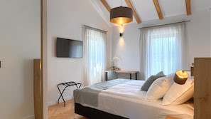 4 camere, una cassaforte in camera, ferro/asse da stiro, Wi-Fi gratuito
