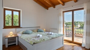 3 bedrooms, iron/ironing board, free WiFi, bed sheets - Villa Marijanin Vrt by Villas Guide (Radetici)