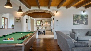 TV - Villa Marijanin Vrt by Villas Guide (Radetici)