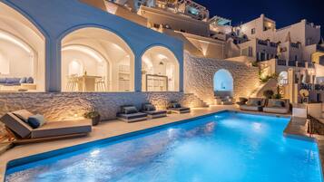 Seasonal outdoor pool