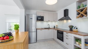 Fridge, microwave, oven, dishwasher - Villa No.18 by Villas Guide (Tar)