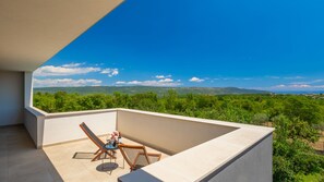 Property grounds - Villa Hedone by Villas Guide (Rakalj)