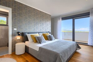 3 bedrooms, in-room safe, iron/ironing board, free WiFi