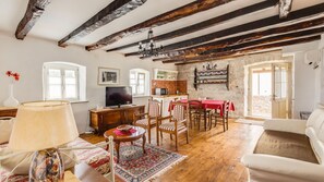 TV, fireplace - Villa Casa Mazuli by Villas Guide (Grožnjan)