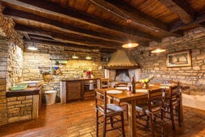 Dining - Villa Casa Mazuli by Villas Guide (Grožnjan)