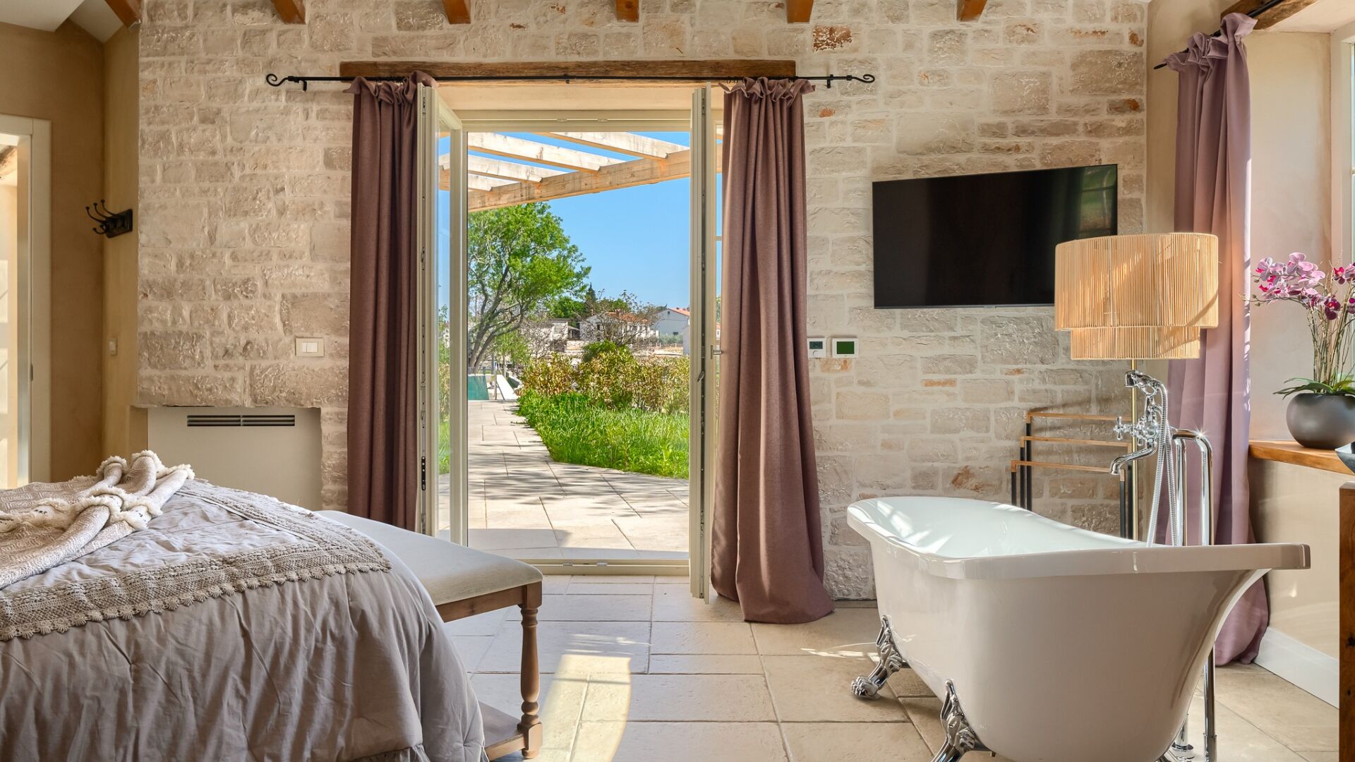 5 Schlafzimmer, Bügeleisen/Bügelbrett, kostenloses WLAN, Bettwäsche