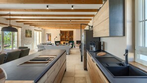 Interior - Villa Rapavel by Villas Guide (Rapavel)