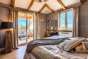 5 bedrooms, iron/ironing board, free WiFi, bed sheets