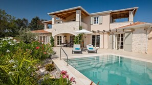 Pool - Villa Rapavel by Villas Guide (Rapavel)