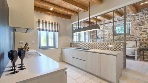 Fridge, microwave, oven, dishwasher