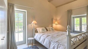7 chambres, fer et planche à repasser, accès au Wi-Fi (inclus)