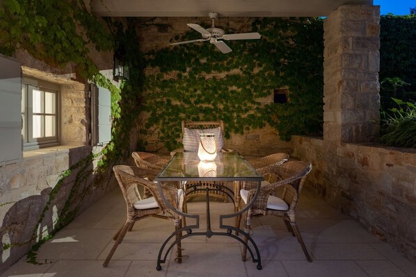 Outdoor dining - Villa Charlotta by Villas Guide (Radovani)
