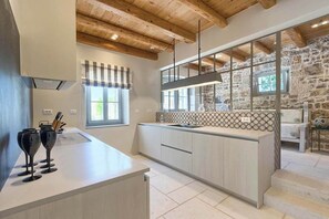 Fridge, microwave, oven, dishwasher