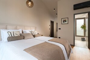 3 bedrooms, in-room safe, desk, iron/ironing board