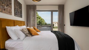 3 bedrooms, in-room safe, desk, iron/ironing board - Villa Lipa Tree by Villas Guide (Novigrad)