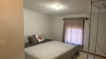3 chambres, fer et planche Ă repasser, Wi-Fi, draps fournis