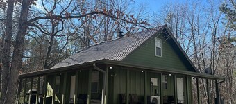 Cozy cabin close to beautiful Current river and surrounded by a national forest!