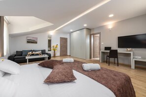 5 slaapkamers, een strijkplank/strijkijzer, gratis wifi, beddengoed