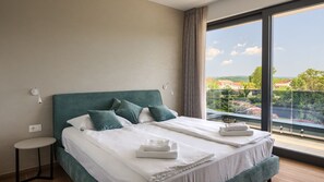 4 bedrooms, iron/ironing board, free WiFi, bed sheets - Villa Blanka by Villas Guide (Kringa)