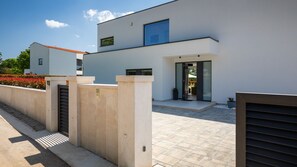 Exterior - Villa Blanka by Villas Guide (Kringa)