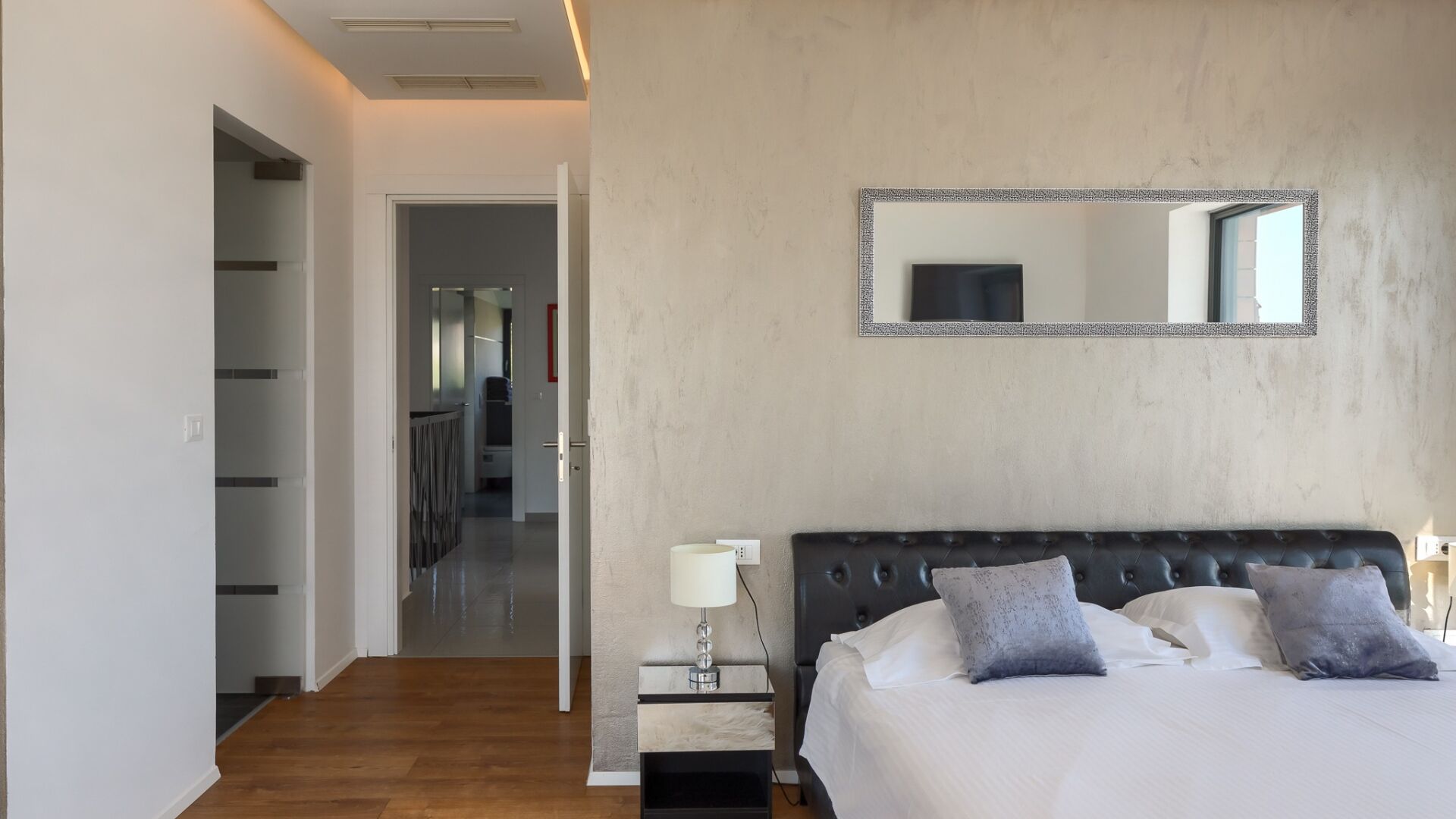 5 bedrooms, iron/ironing board, free WiFi, bed sheets