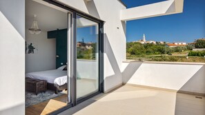 5 Schlafzimmer, Bügeleisen/Bügelbrett, kostenloses WLAN, Bettwäsche