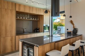 Fridge, microwave, oven, dishwasher - Villa Curitico by Villas Guide (Porec)
