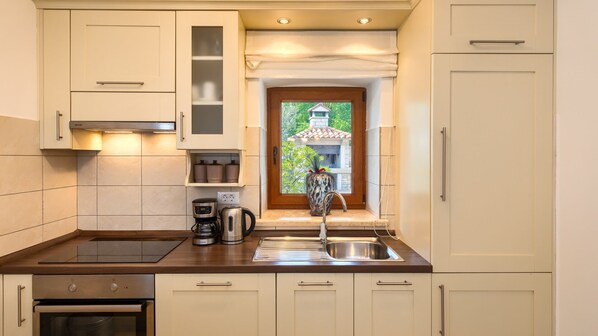 Fridge, microwave, oven, dishwasher