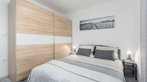 3 soverom, strykejern/-brett, wi-fi (inkludert) og sengetøy