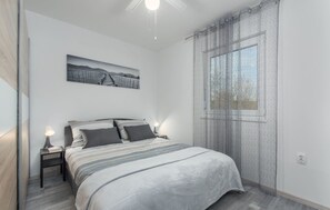 3 chambres, fer et planche à repasser, Wi-Fi gratuit, draps fournis