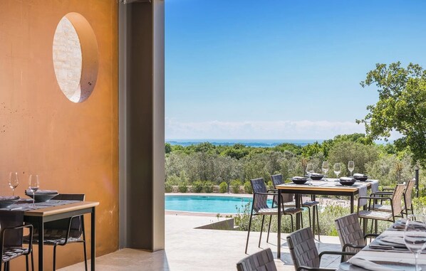 Outdoor dining - Villa Voliera by Villas Guide (Vodnjan)