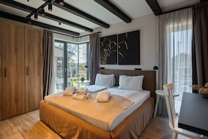 4 室のベッドルーム、アイロン / アイロン台、WiFi (無料)、ベッドシーツ