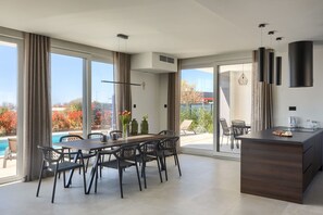 تناول الطعام