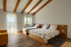 6 chambres, fer et planche à repasser, Wi-Fi gratuit, draps fournis