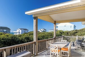Outdoor dining - Dancing Dolphin, Almost Oceanfront House in Indian Beach, NC! (Indian Beach)