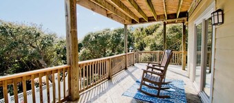 Dancing Dolphin, Almost Oceanfront House in Indian Beach, NC!