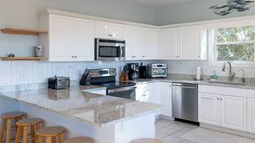 Coffee/tea maker, dining tables